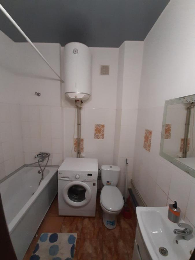 Apartment 2 Bed Rooms Near Aristokrat Zaporizhia Eksteriør bilde